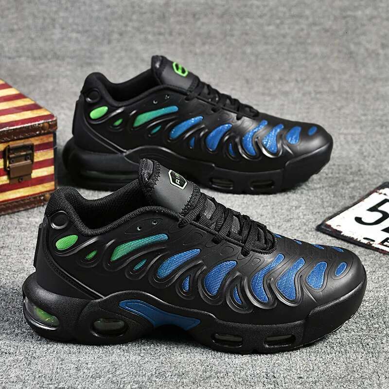 New Discount Thick Bottom Fashion Winte r Style Popular Fashion Trend Outdoor Ultra Light Versatile Chaussu re Femme Running Shoes Shoes for Men