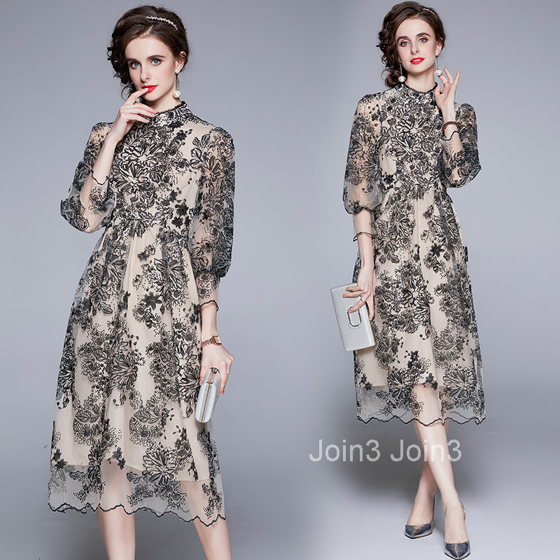 Summer Womens Temperament Is Gentle and Sweet. Waist Closed Embroidered Seven Point Sleeve Medium and Long Mesh Dress