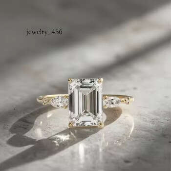 Ins Hot Selg 3CT Moissanite Wedding Vintage Jewelry Wholesale Custom10k Gold Sterg Emerald Cut Sier Rings