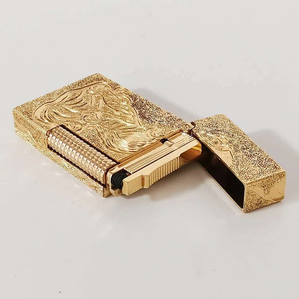 Top Selg Lighter Metal Brass Tiger Bright Sound Gas Butane Refillable Cool Smoking Cigarette Tools For Boyfriend Collection