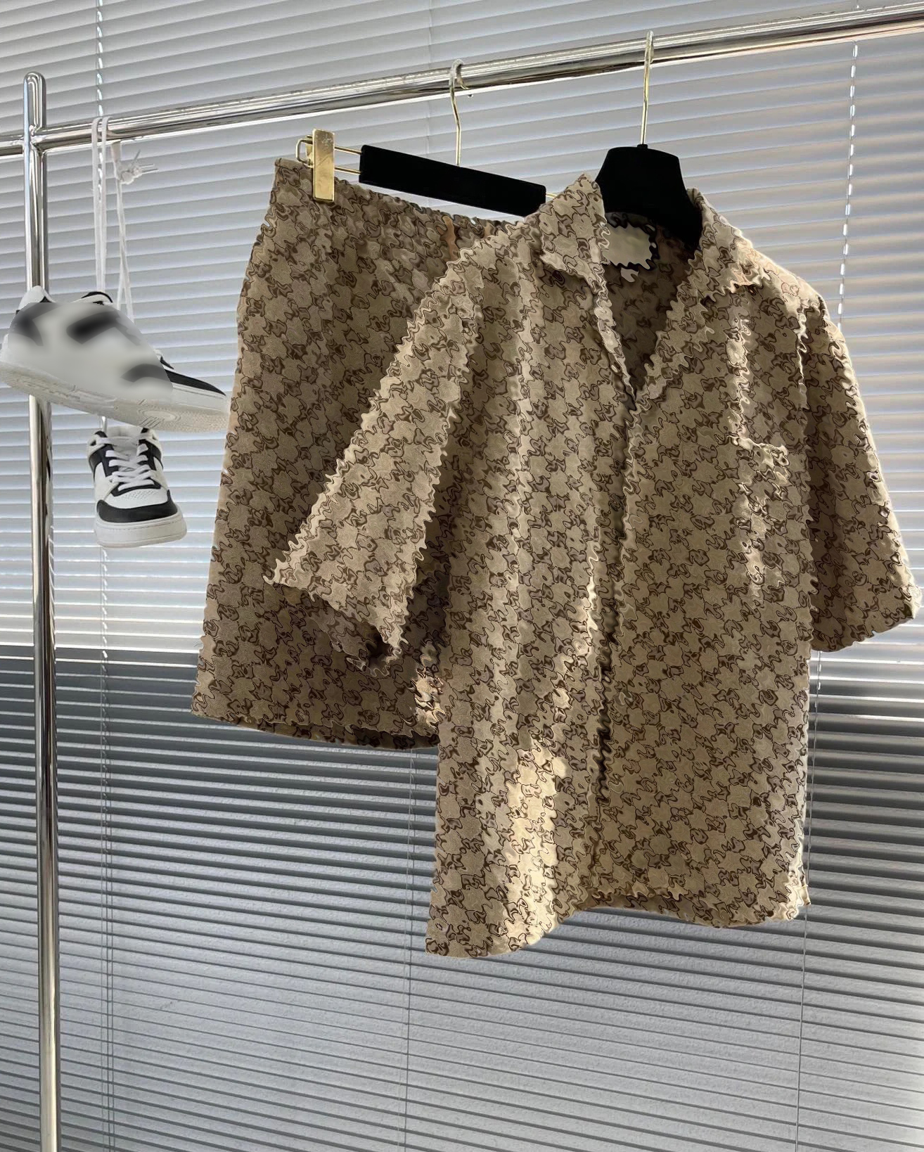 Men's suit shirt designer men's short sleeved shirt men's shorts high-quality classic letter style shirt casual loose shirt women's couple clothing