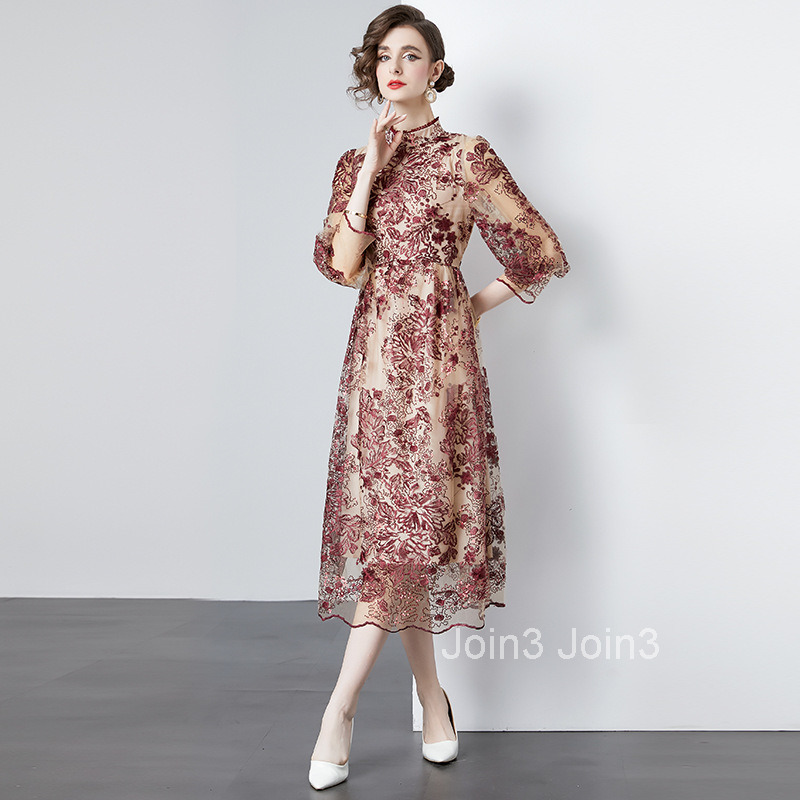 Summer Womens Temperament Is Gentle and Sweet. Waist Closed Embroidered Seven Point Sleeve Medium and Long Mesh Dress