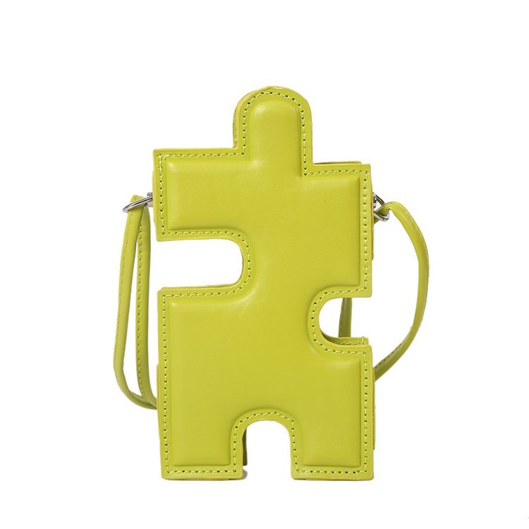 Designer free shipping 2025 summer new women white shoulder bag casual stylish simple portable mini cross body bag.