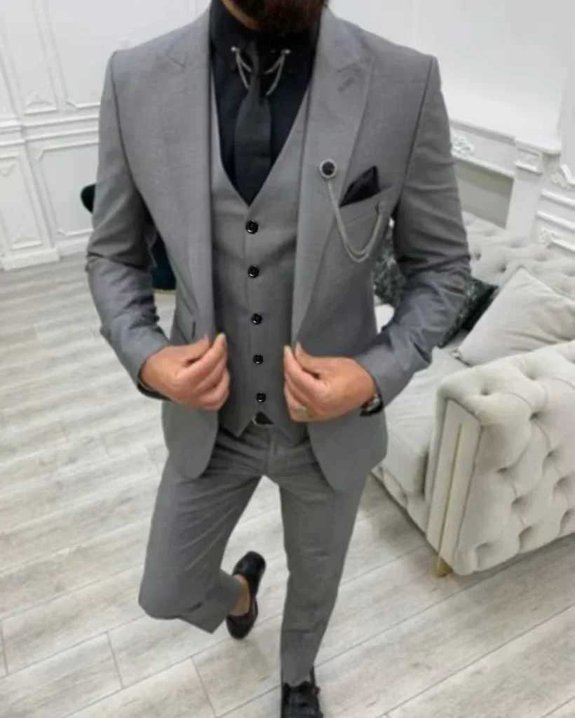 Formal Mens Suits 3 Pieces Blazer Vest and Pants Set Peak Lapel Elegant Suits for Men Wedding Dresses Business Evening PartyXJ250222