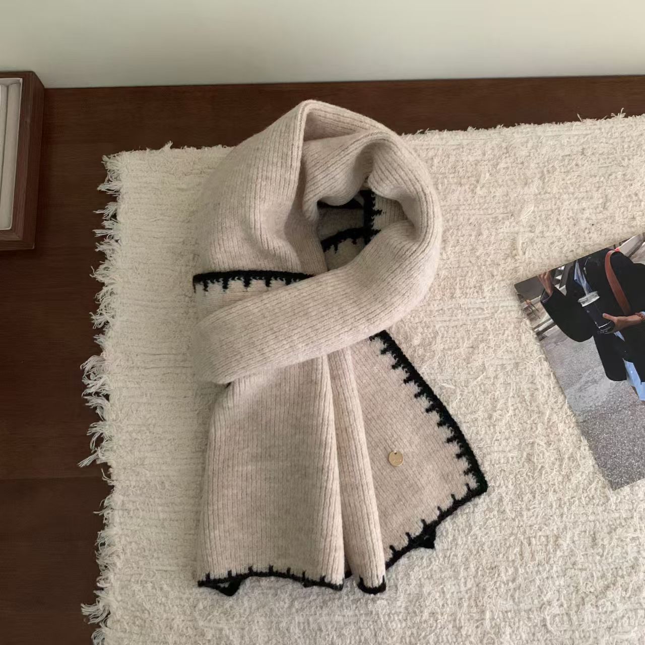 T156 super soft high-grade scarf lock edge craft small metal label warm scarf student neck scarf autumn and winter women