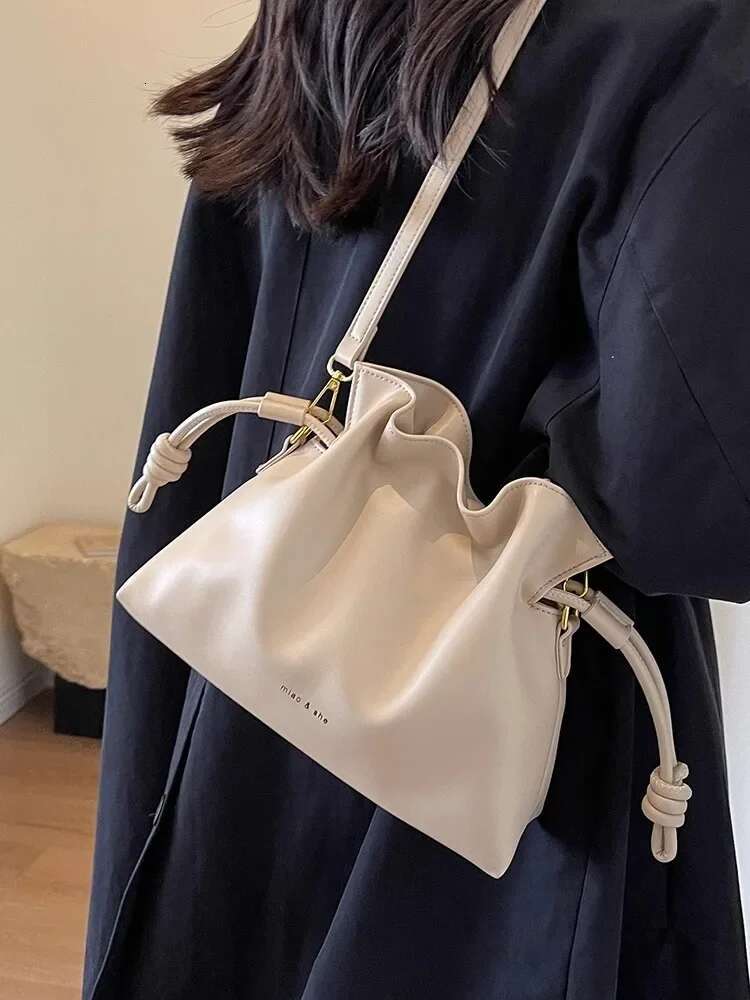 Shoulder Tote Handbags New Style Fashion Pleated Drawstring Bucket Bag Popular Crossbody Bags For Women