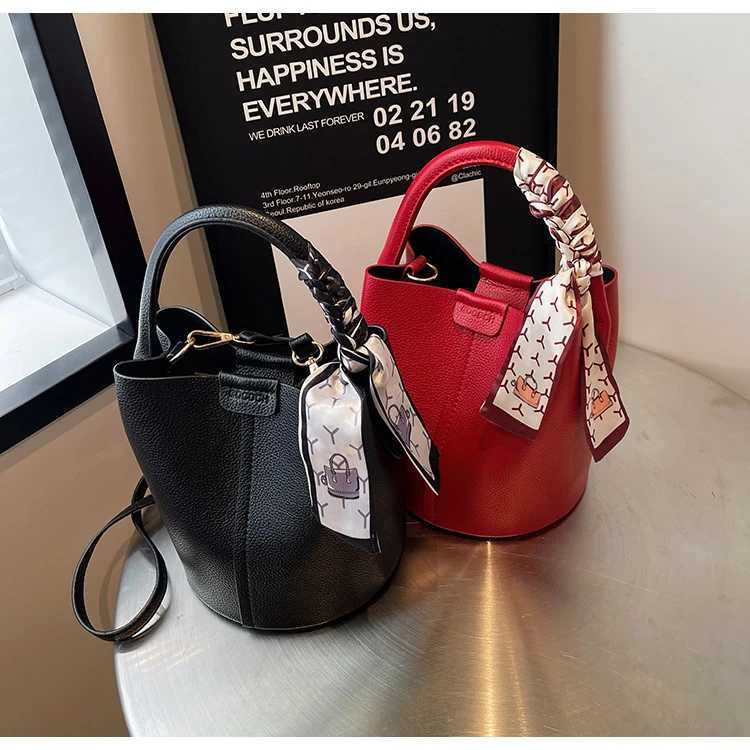 2025S Designer Hot Selg Simplicity High-end Womens Crossbody PU Material Versatile Bucket Bag Fashion Handbag Commutin250222 Shoulder crossbody bag wo