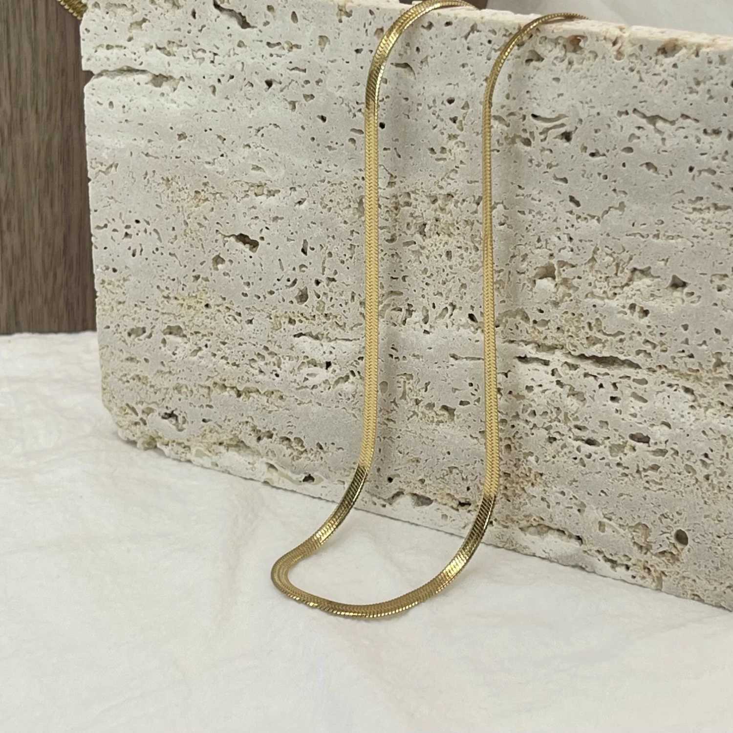 Minimst unisex snake chain necklace necklace stainless steel herringbone shape gold fashionable jewelry for women and men W250221