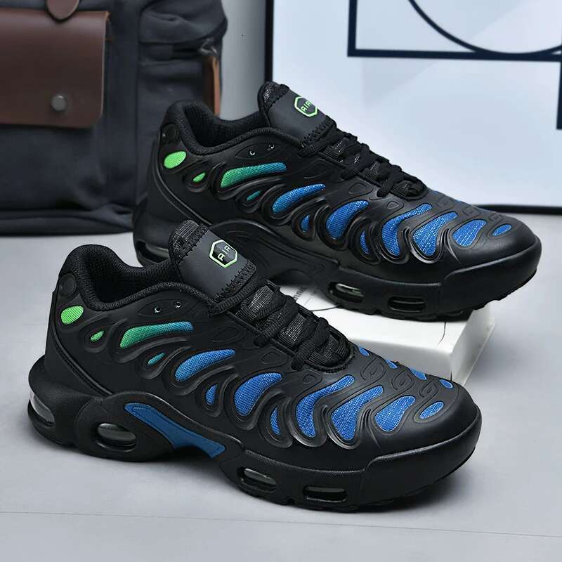New Discount Thick Bottom Fashion Winte r Style Popular Fashion Trend Outdoor Ultra Light Versatile Chaussu re Femme Running Shoes Shoes for Men