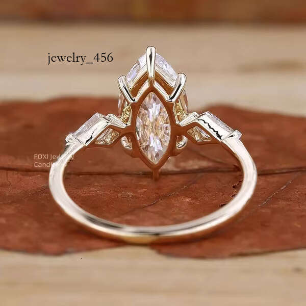 Custom White Gold Women's VVS Dia Eternal Moissanite Ring Round Shape Sterg Sier Wedding Engagement Party