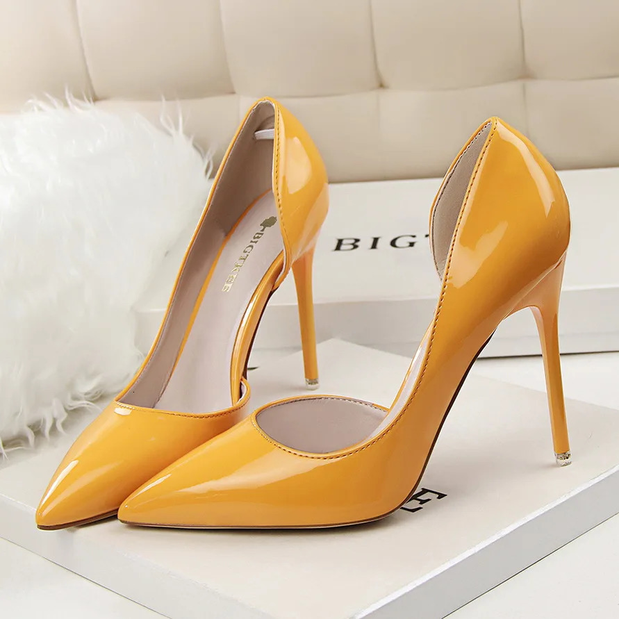 Women 7.5cm 10.5cm High Heels Yellow Pumps Office Sexy Stiletto Wedding Bridal Scarpins Short Heels Lady Sexy Hollow Party Shoes 250221