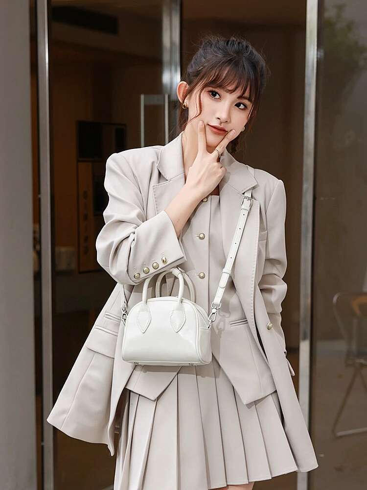 2024 New Metallic Design Gold Sier Small Boston Tote Shiny Cowhide Leather Women Shoulder Crossbody Bag 2 Straps Daily Handbag