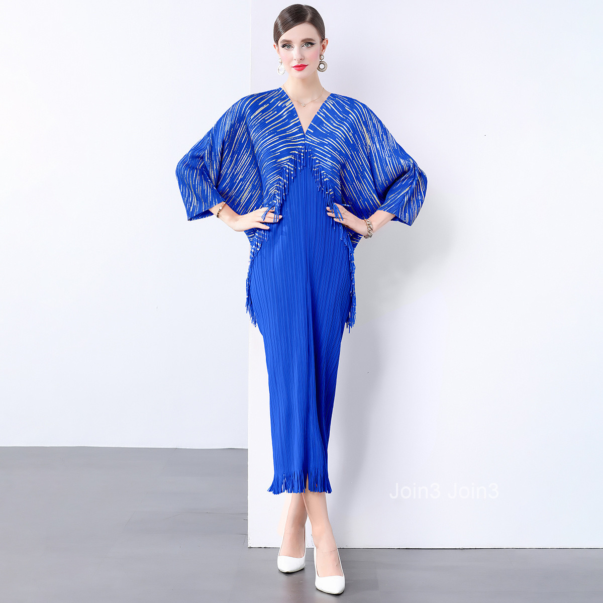 Spring and Autumn New Womens Elegant Dress Fashion V-neck Bat Sleeve Loose Folded Tassel Dress
