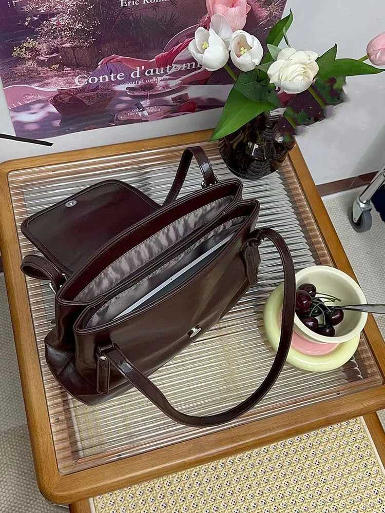 Vintage Cmuter Large Capaci Oil Waxed Leather Underarm Tote Bag For Wen Spring New Simple Solid Color One Shoder Handbag Z250318