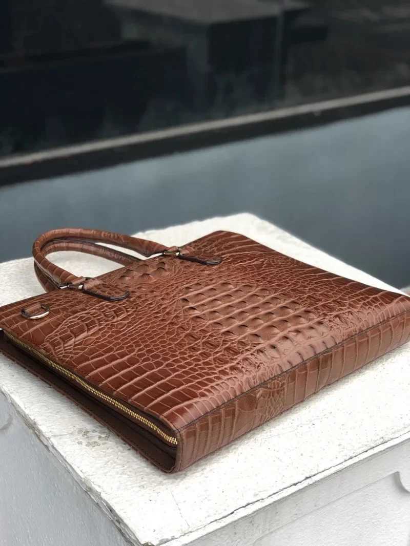 New crocodile laptop bag made of genuine leather mens briefcase luxury brand mens handbag mens messenger 14 inch computer bag Z250220