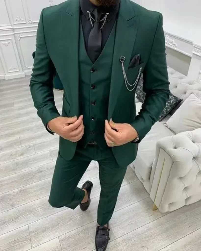 Formal Mens Suits 3 Pieces Blazer Vest and Pants Set Peak Lapel Elegant Suits for Men Wedding Dresses Business Evening PartyXJ250222