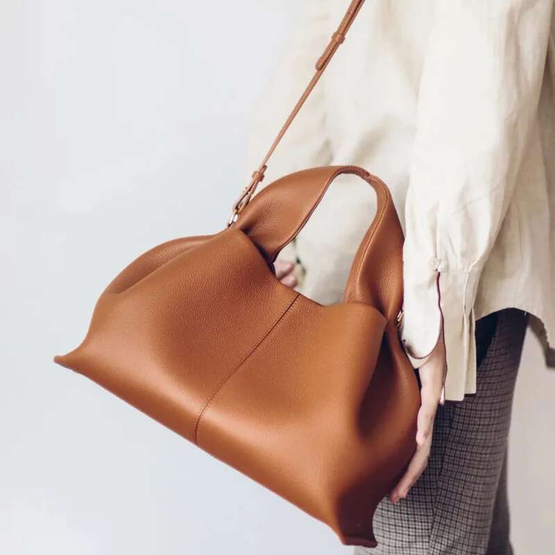 2025 New With Brand High Quality Women's Handbag Litchi Pattern Leather Fashion Cloud Crossbody Bag