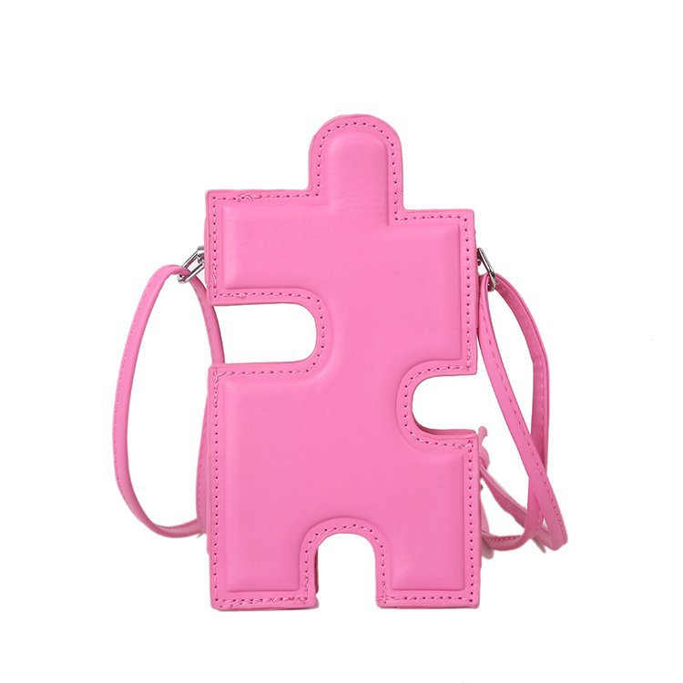 Designer free shipping 2025 summer new women white shoulder bag casual stylish simple portable mini cross body bag.