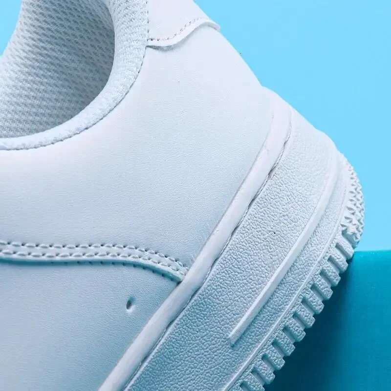 New Arrival Discount Fashion Sports Po pular Outdoor Ultra Light Hiking Running Shoes Classic Fashion Sneakers