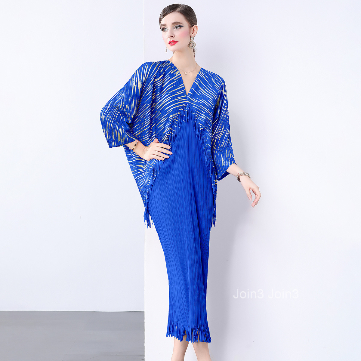Spring and Autumn New Womens Elegant Dress Fashion V-neck Bat Sleeve Loose Folded Tassel Dress