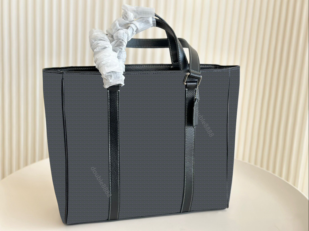 Designer man's classic print shoulder bag cowhide canvas messenger bag travel bag crossbody bag handbag travel bag commuter bag computer bag briefcase Laptop Bag