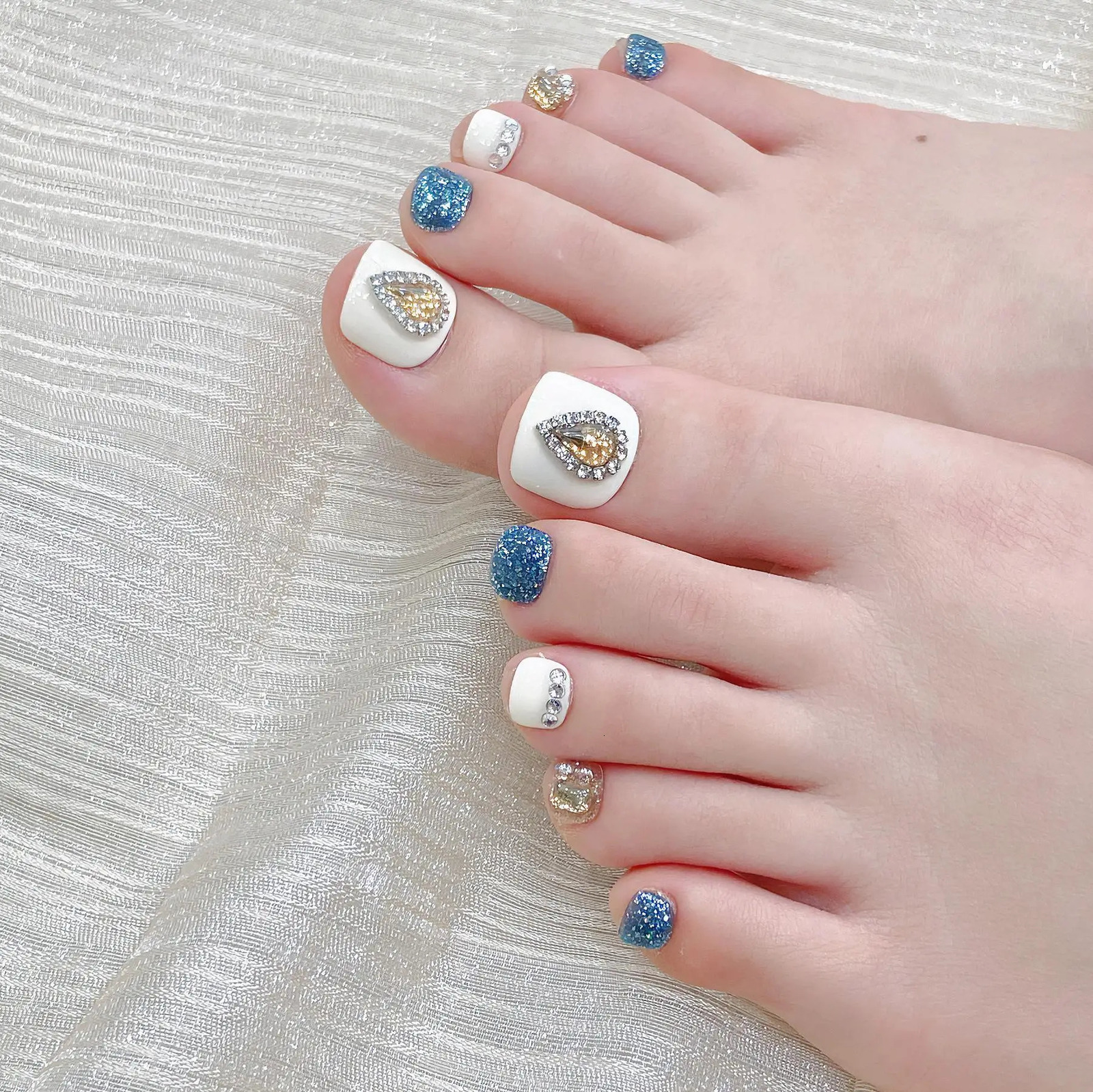 10pcs Handmade Po Rhinestones Fake Foot Nails Wearable Diamond French False Nails Press On ToeNails Short Full Cover 250218