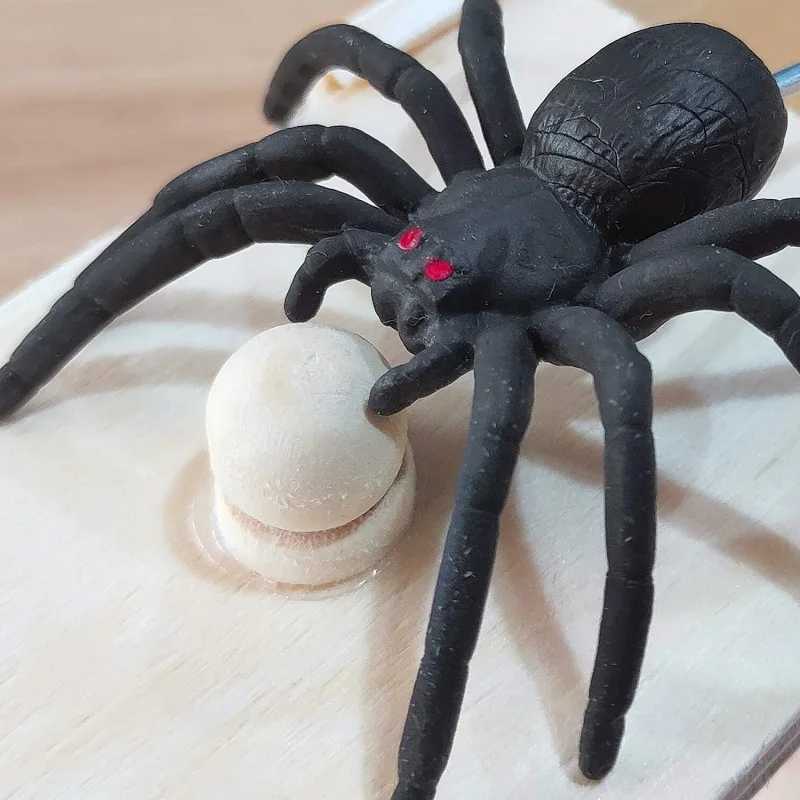 Spider Prank Box Pop Out Rubber Spider Handmade Wooden Scare Box Games Fun Surprise Joke Prank Trick Toy for Kids Halloween Gift Z250220