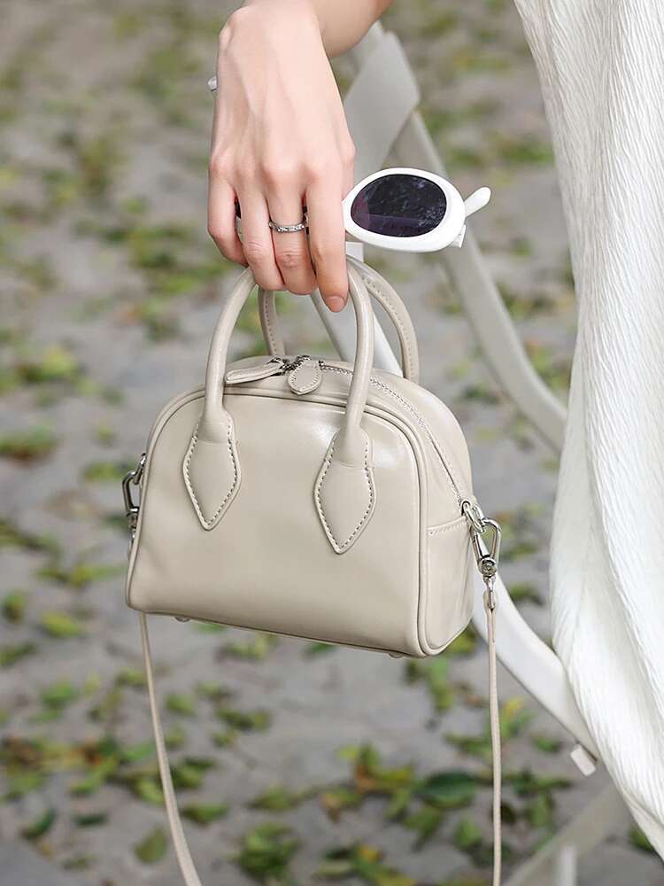 2024 New Metallic Design Gold Sier Small Boston Tote Shiny Cowhide Leather Women Shoulder Crossbody Bag 2 Straps Daily Handbag