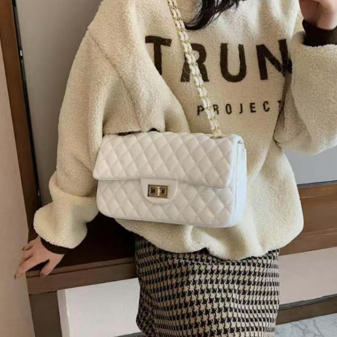 New fashion Armpit pleats senior integrated bag chain shoulder bag Crossbody bag New fashion all-in-one makeup bag