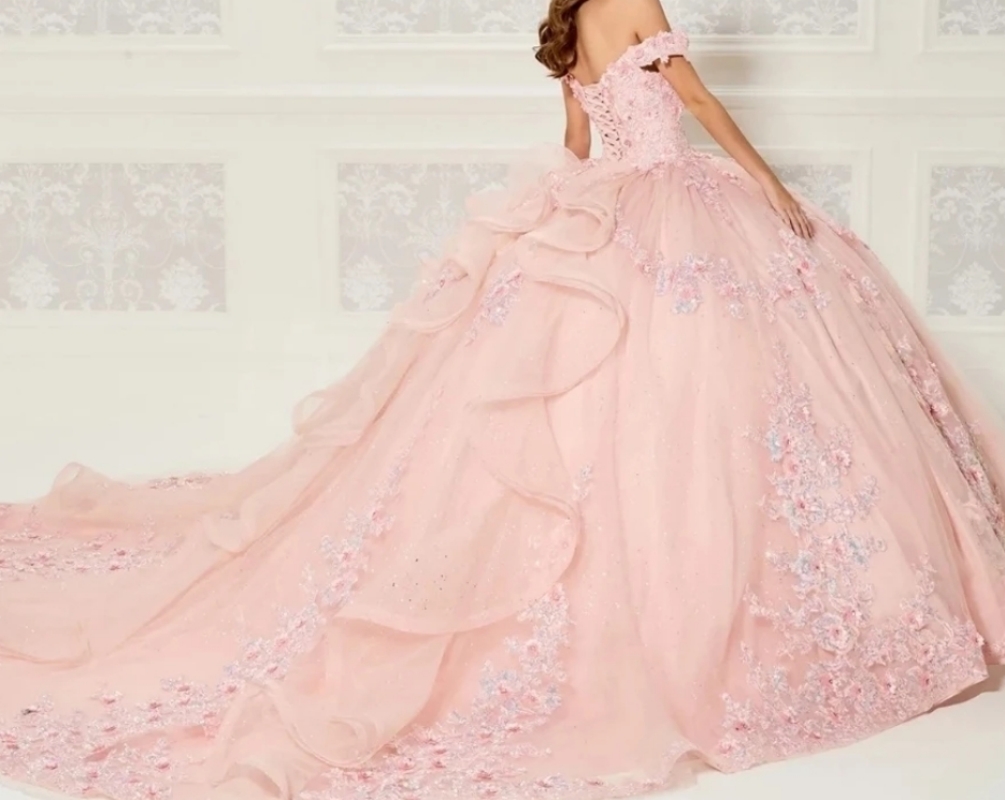 2025 Lilac Lace Appliques Quinceanera Dresses Beaded ral Off Shoulder Princess Birthday Special Ocn Dress Ruffles Tulle Ball Gown Vestido De 15 Anos