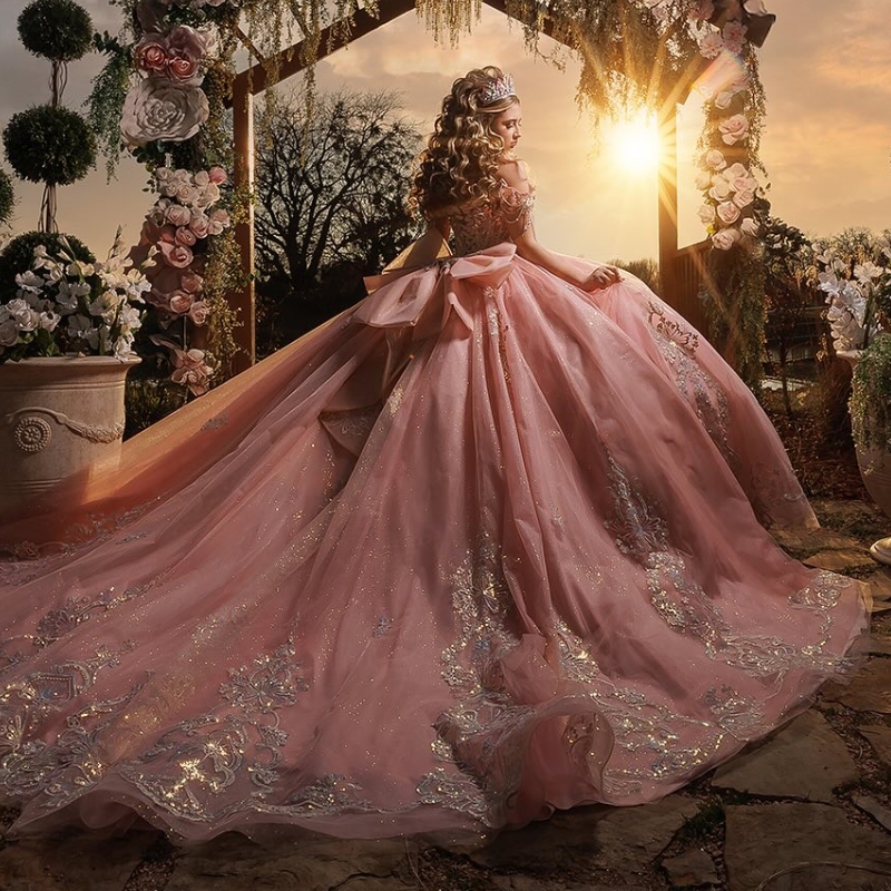 Pink Shiny Quinceanera Dresses Ball Gown Off Shoulder Appliques Lace Bow Beading Crystal Tull Corset Sweet 16 Dress Vestidos 15 de anos