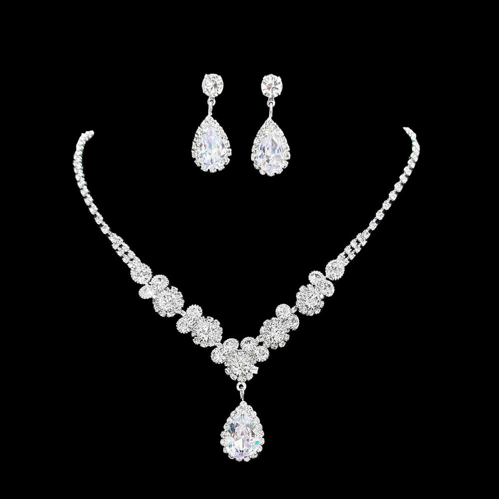European designer jewelry set luxury flower women's necklace earrings two-piece set fashionable exquisite niche design high-end feeling bridal accessories