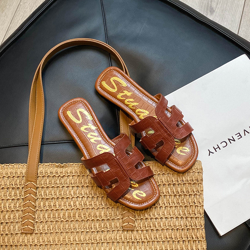 Free Shipping 2025 New design Lizard print square Toe casual comfortable slippers Outdoor beach sandals Sizes 34-40