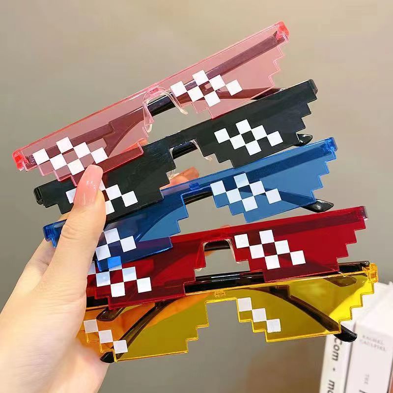 2025 New anime Small Mosaic Sunglasses Factory Direct Selling Square Sunglasses Funny Pixel Shuoku Glasses Wholesale