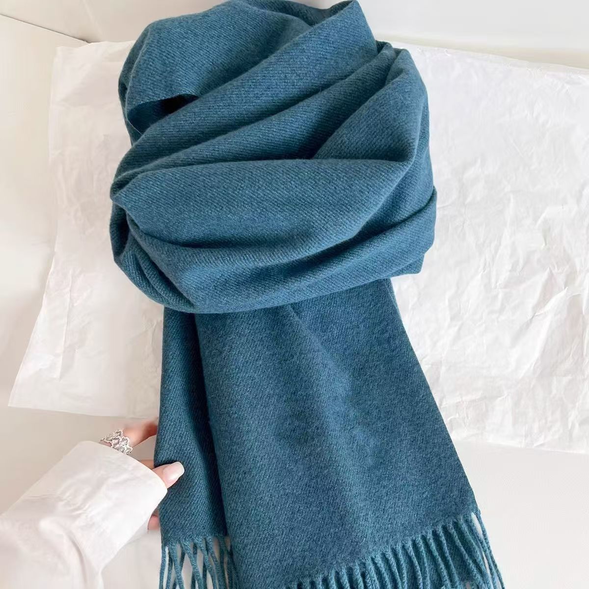 T215 new solid color scarf female winter Korean style atmosphere warm versatile shawl birthday gift neck collar