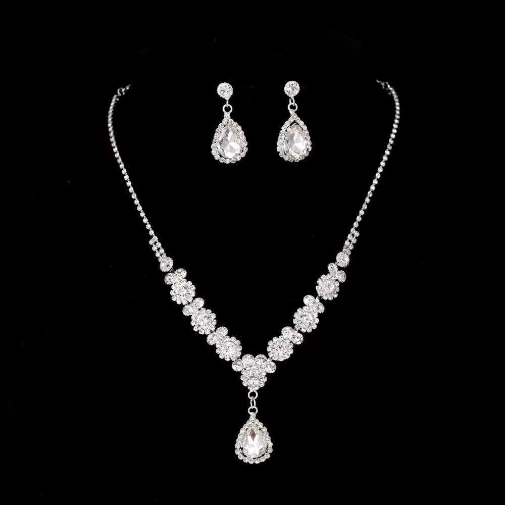 European designer jewelry set luxury flower women's necklace earrings two-piece set fashionable exquisite niche design high-end feeling bridal ac
