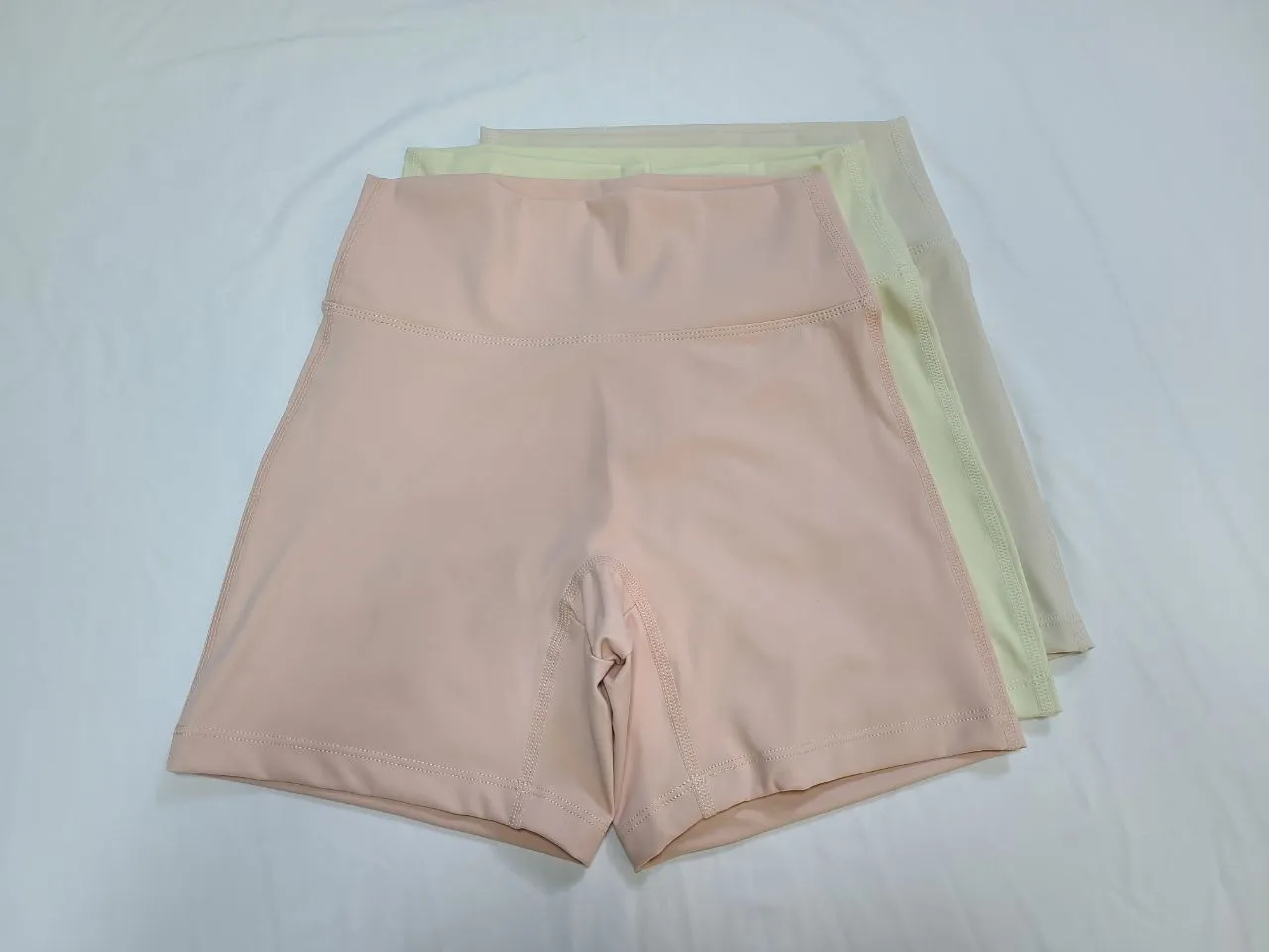 A491 Women Shock-Proof Bra With Chest Pad And Breathable Shorts Sports Set Outdoor Fiess Yoga Clothing