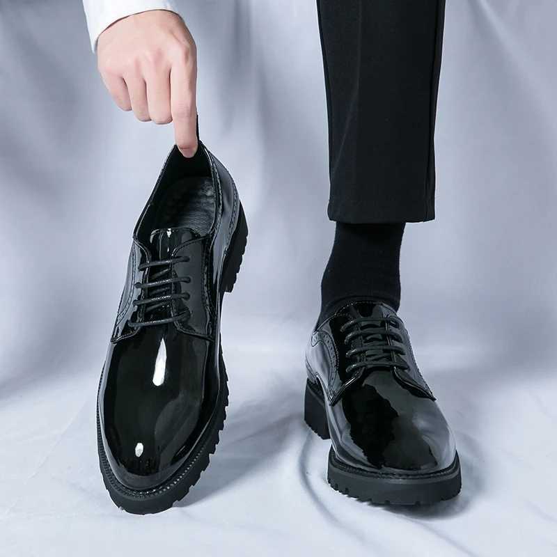 Wedding Shoes Men Shiney Patent Leather Shoes Banquet Formal Lace-up Oxford Women Shoes Luxury Gentleman Black Men Brand Shoes Y250222