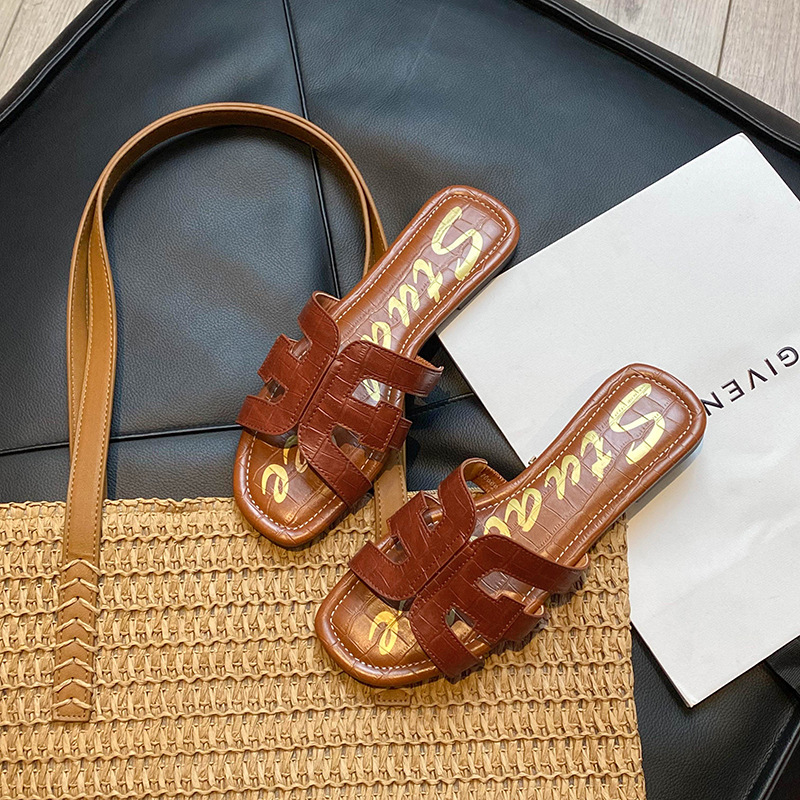 Free Shipping 2025 New design Lizard print square Toe casual comfortable slippers Outdoor beach sandals Sizes 34-40