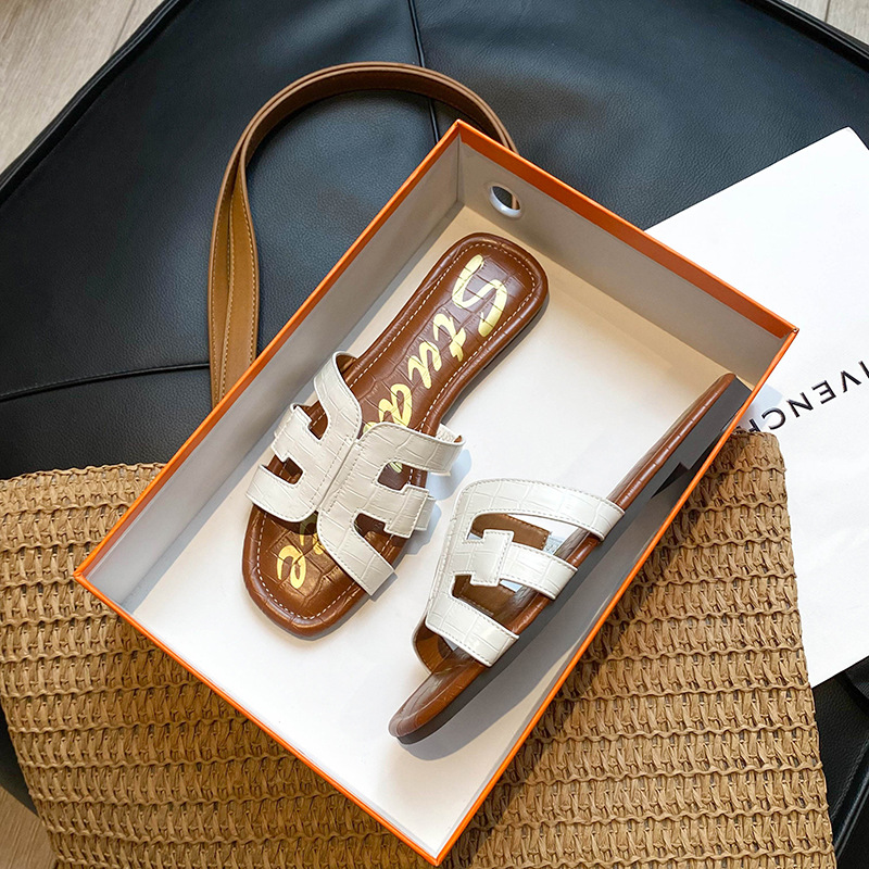 Free Shipping 2025 Summer New design Lizard print square Toe casual comfortable slippers Women's outdoor beach sandals Sizes 34-40