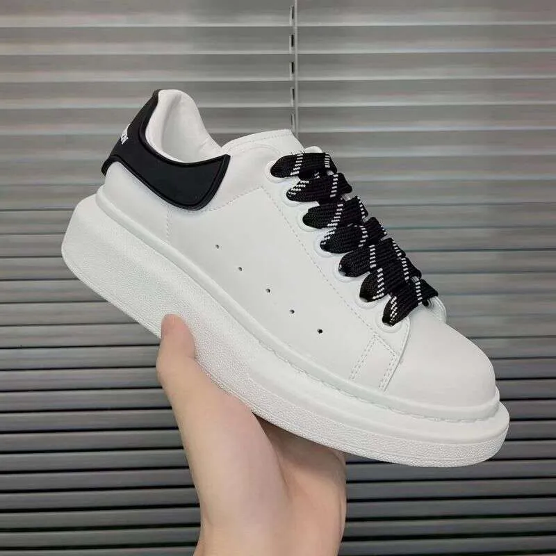 Casual Shoes Leather Lace Up Black White Sole Espadrilles Oversized Veet Suede Platform Flat Sneakers Men Women Athletic Designer Shoe
