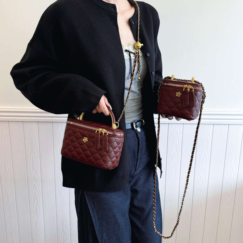 Handheld Fashion Bucket for Women 2025 New Small Fragrant Style Ling Grid Chain Shoulder Versatile Crossbody Bag