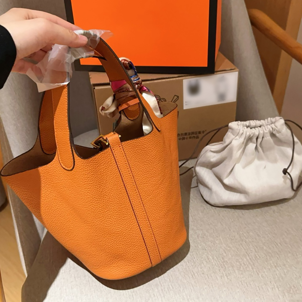 Shoulder Bags Designers Woman Designer Bags Handbag High Quality Genuine leather 18CM 22CM Togo Pochette with Gold or Silver Lock Basket Bag Handbags Small Tote Bag