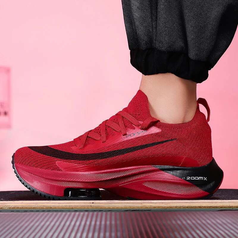 Men's Marathon Runners: Full-Length Air Cush ioned Shoes with Lightweight Breathable M esh