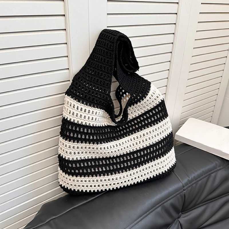 Women Aesthetic Shoulder Bag Contrast Color Knitted Tote Handbag Hollow Out Knitting Stripe Handbag Woven Bag for Female