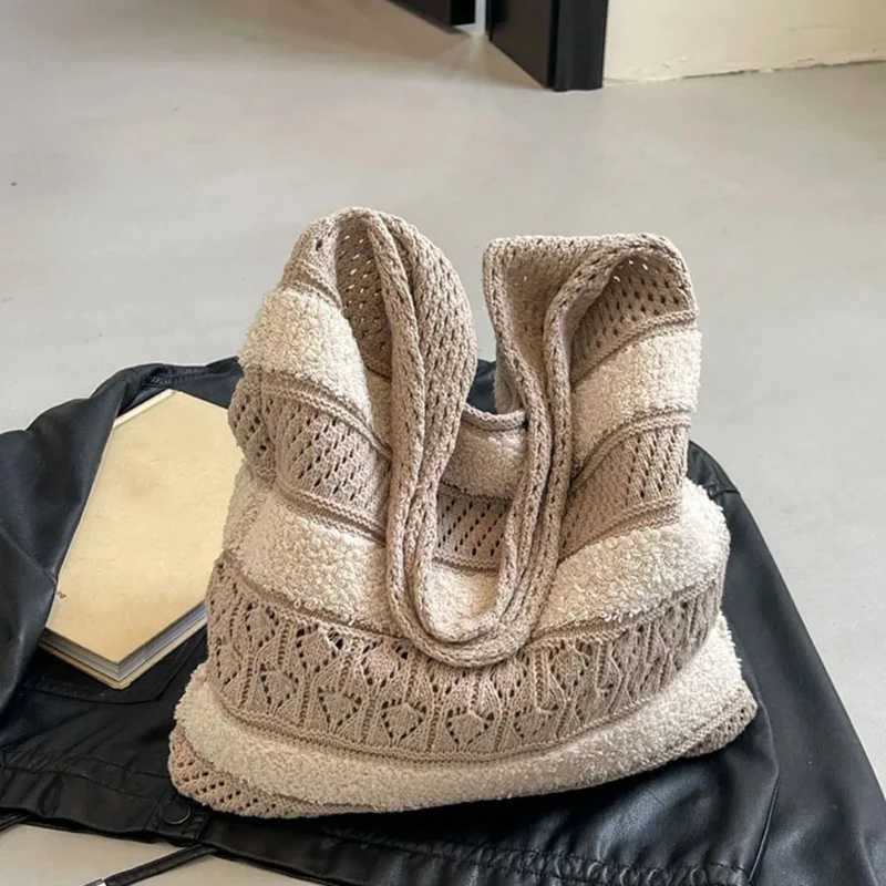 Women's New Fashion Large Capacity Knitted One Shoulder Tote Bag Knitted Hollow Out Design Casual Versatile Knitted Underarm Bag