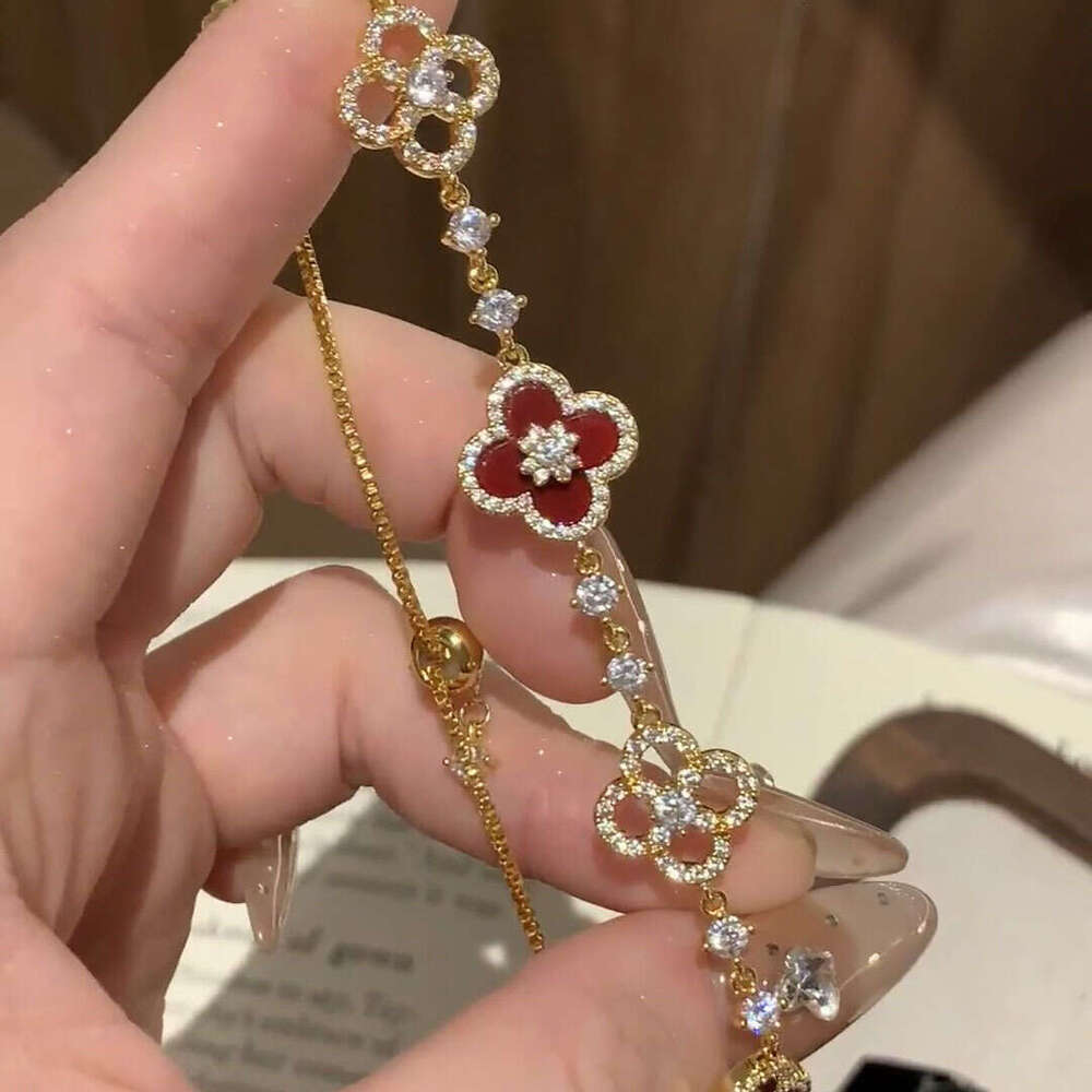New antique style red agate four leaf clover for women, pink, mother of pearl, five wers, light , high-end feeg, niche and versatile bracelet