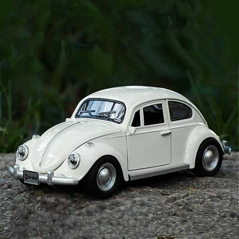 1 18 Beetle Alloy Car Model Diecasts Metal Classic Vehicles Car Model High Simulation Sound Light Collection Childrens Toys Gift Z250224