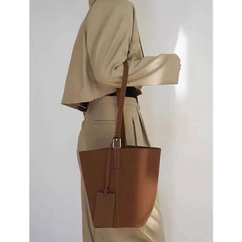Minimalist Matte Solid Color Bucket Tote Simple Split Cow Leather Women Handbag With Cardholder Commuter Ladies Shoulder Bag