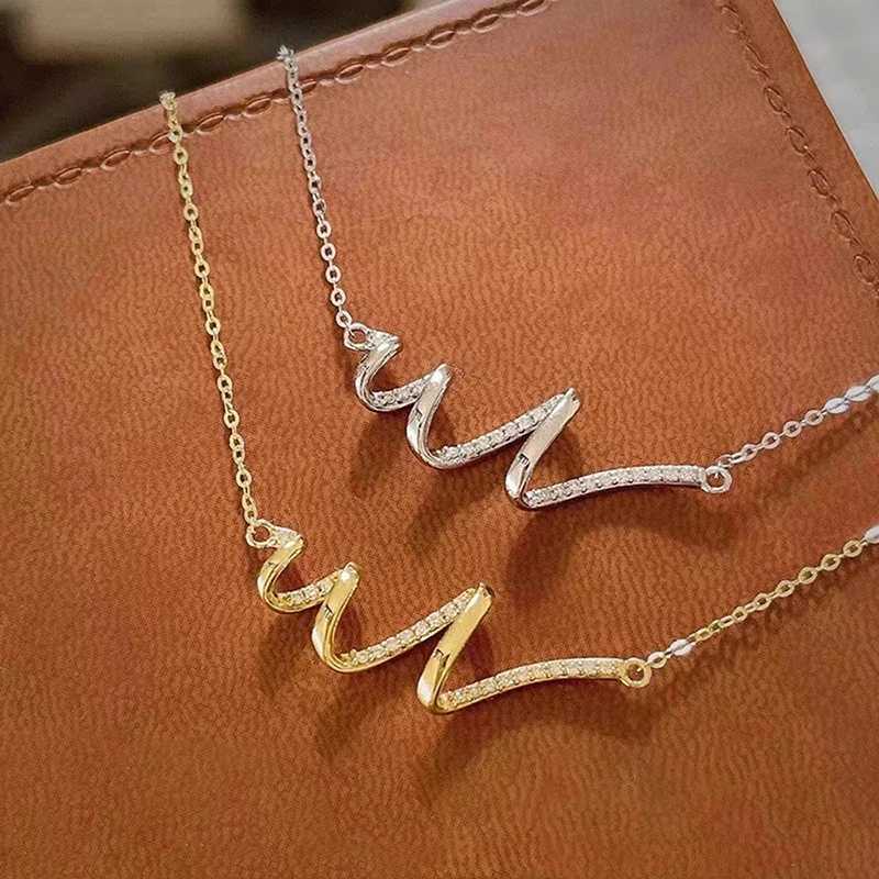 Huitan Fashion Exquisite Wave Pendant Necklace Suitable for Text Simple Fashion Necklace Accessories Suitable for Engagement Charm Daily Jewelry X2502